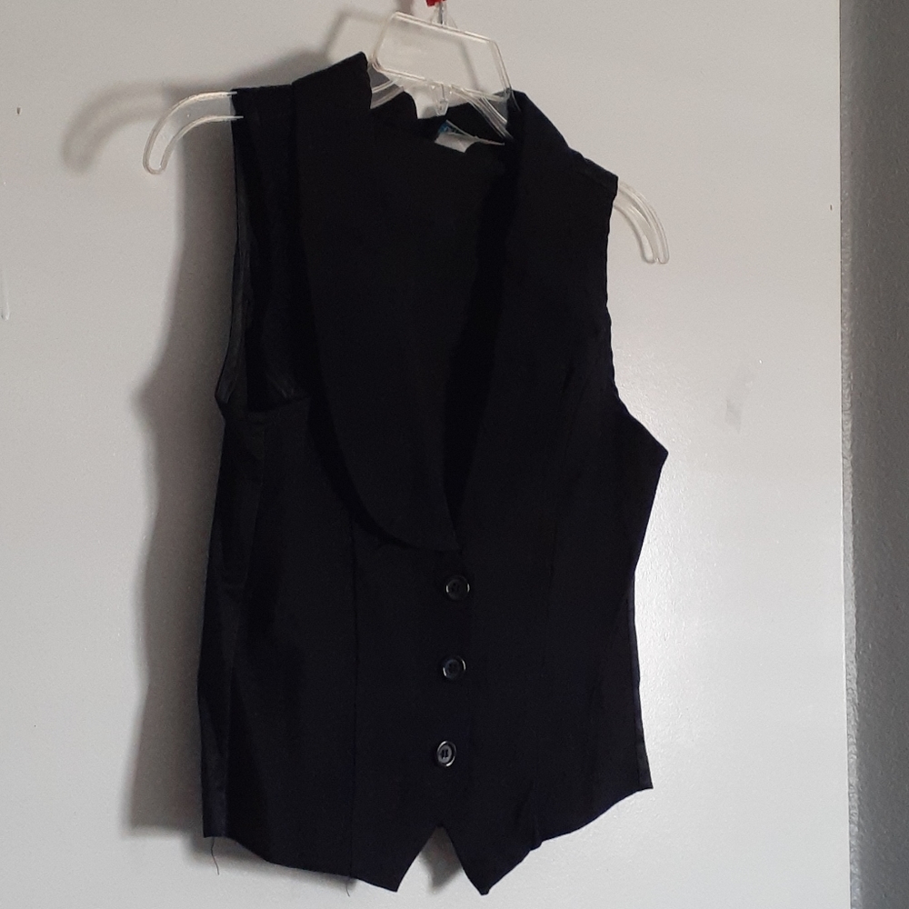 Vest - Picture 2 of 6